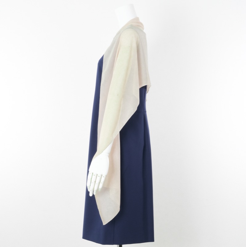 ベージュのシフォンストール