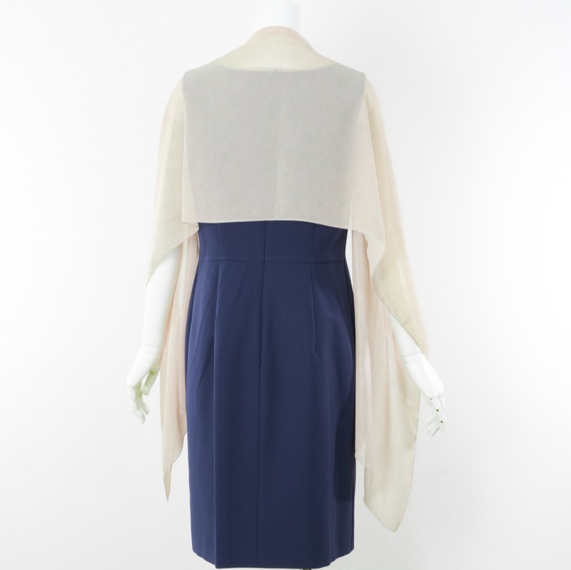 ベージュのシフォンストール