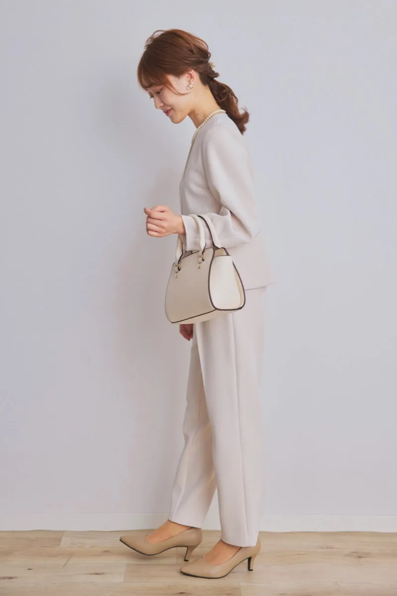 ベージュのパール付ペプラムパンツセレモニースーツセット