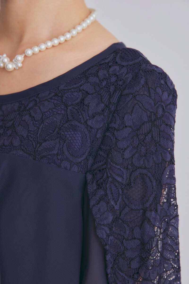 ネイビーの授乳口付スリットスリーブドレス