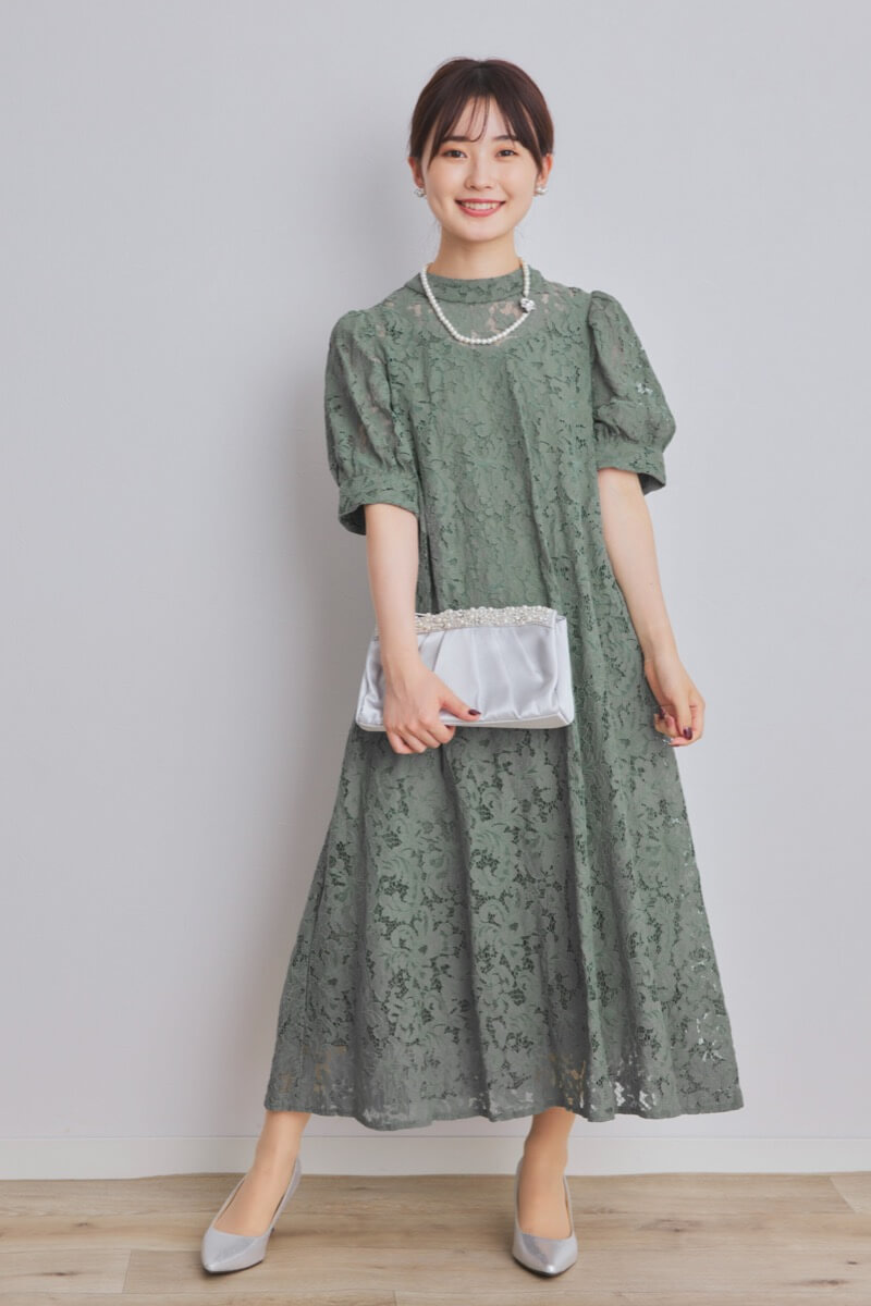 グリーンのスタンドネックAラインドレス