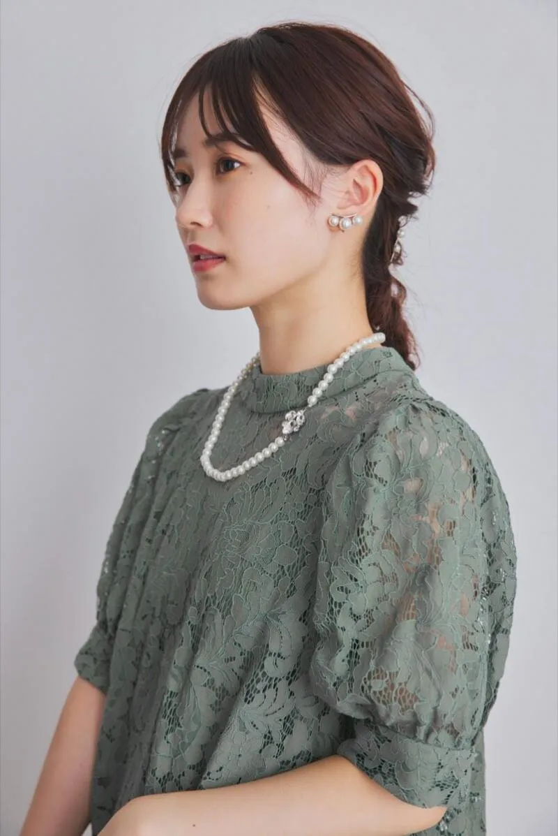 グリーンのスタンドネックAラインドレス