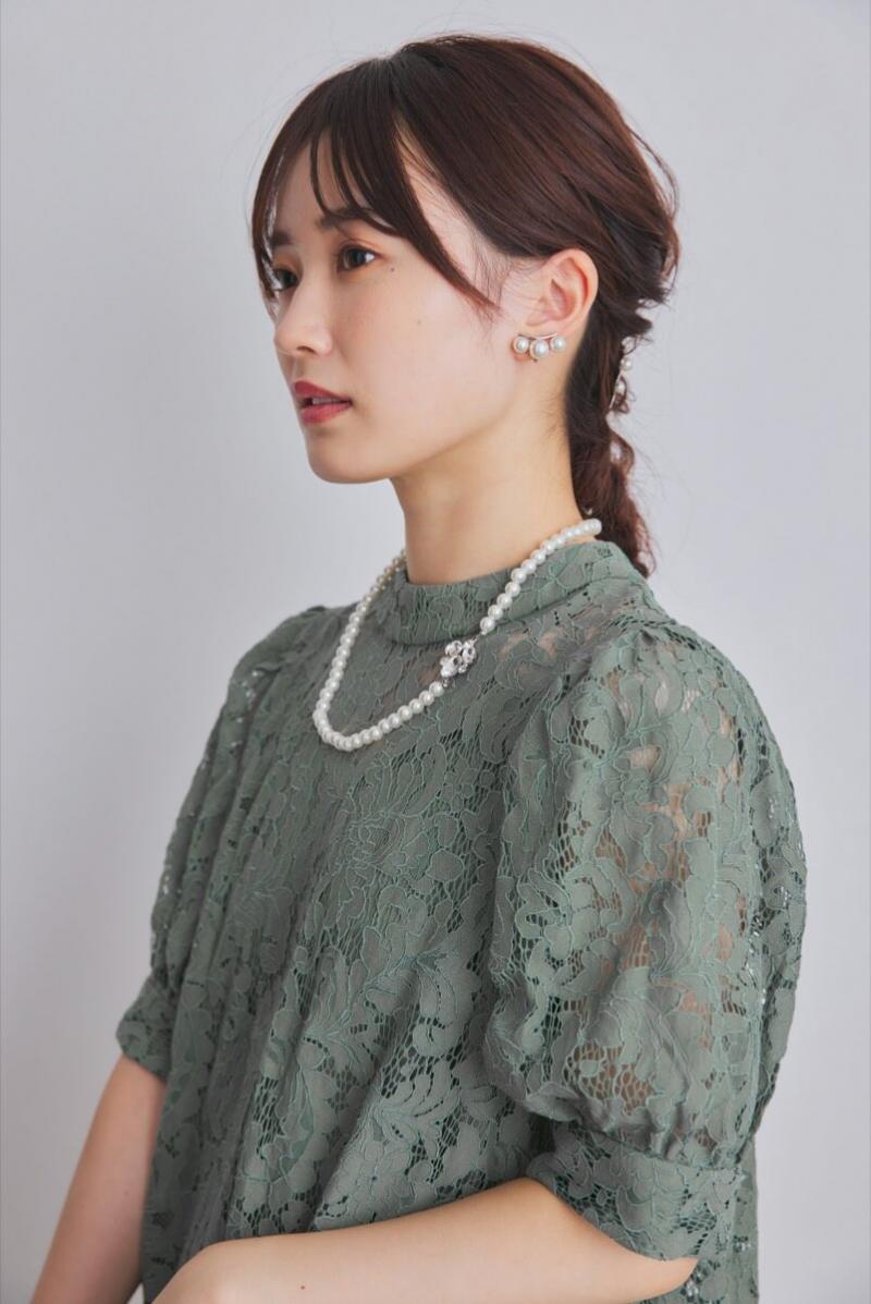 グリーンのスタンドネックAラインドレス