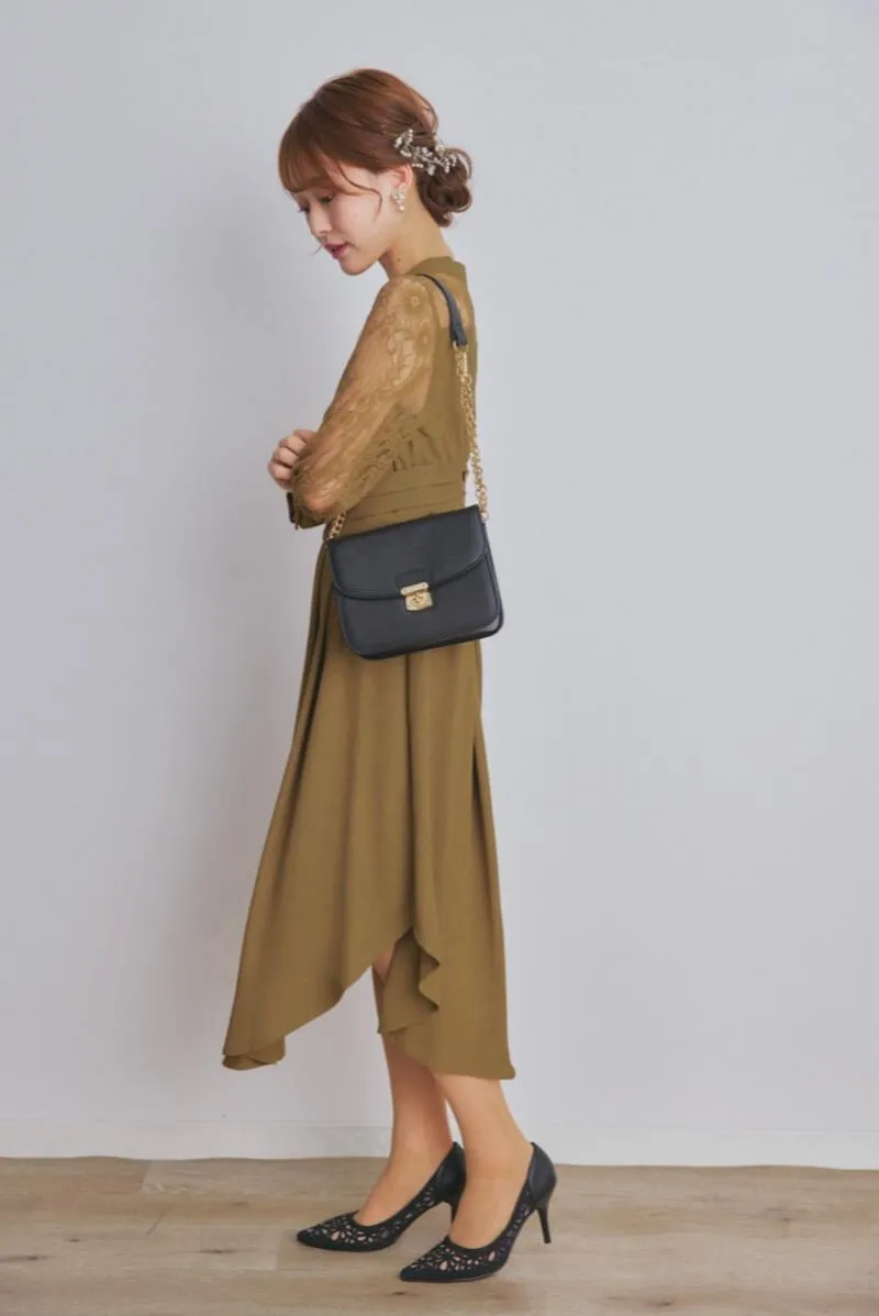 マスタードイエローのイレギュラーヘムドレス