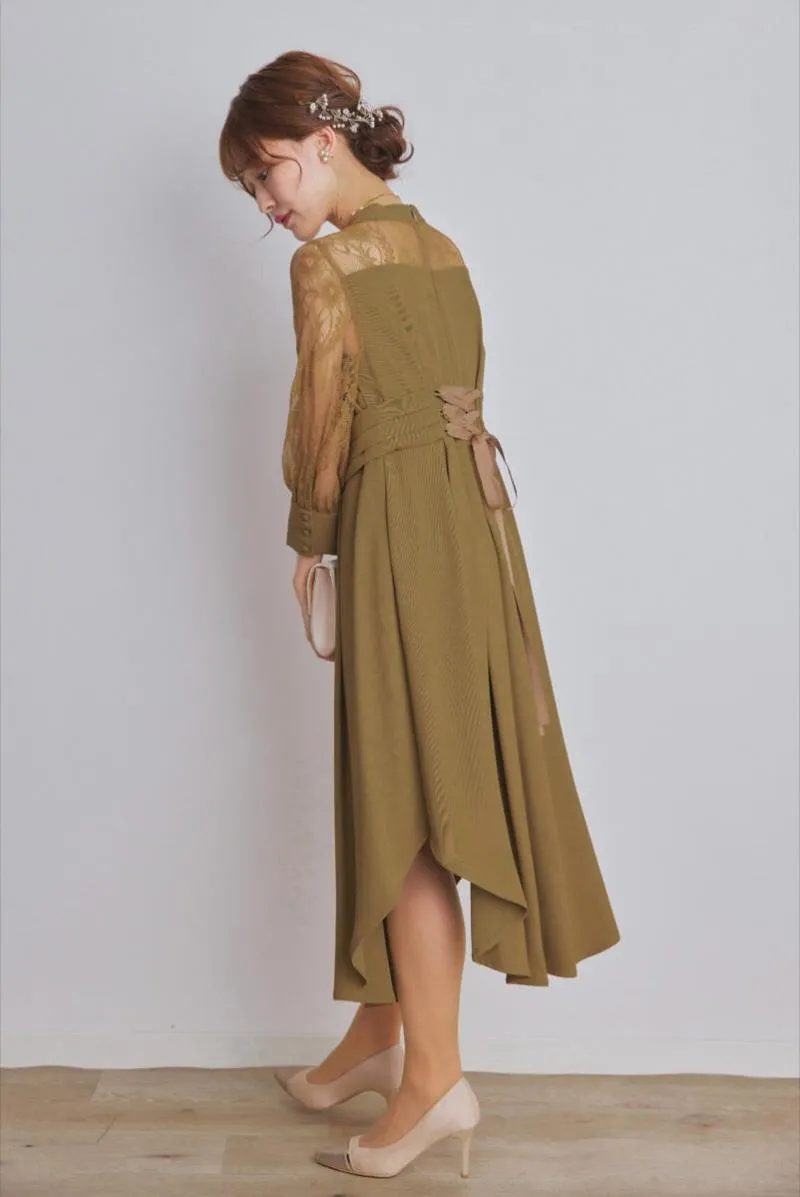 マスタードイエローのイレギュラーヘムドレス