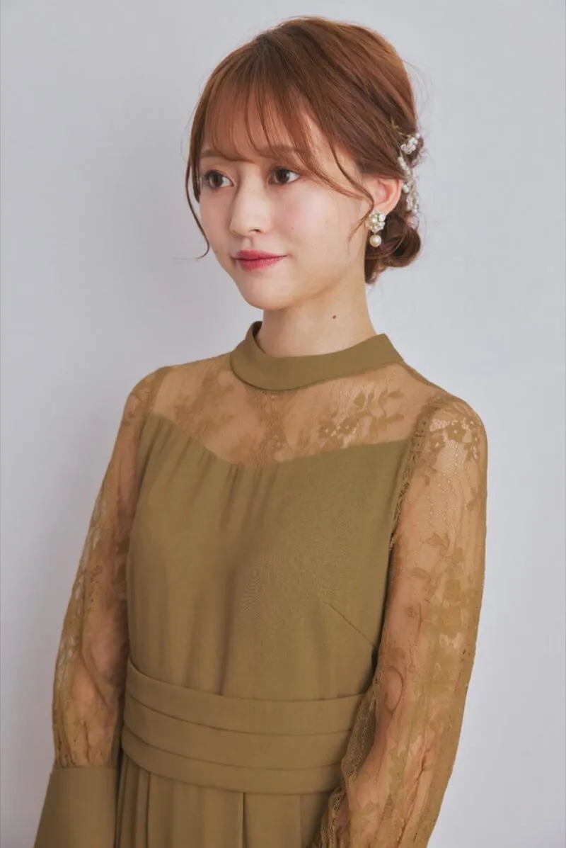 マスタードイエローのイレギュラーヘムドレス