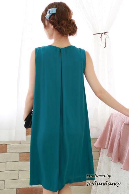 ブルーグリーンのパールビジュー付きウエストリボンドレス