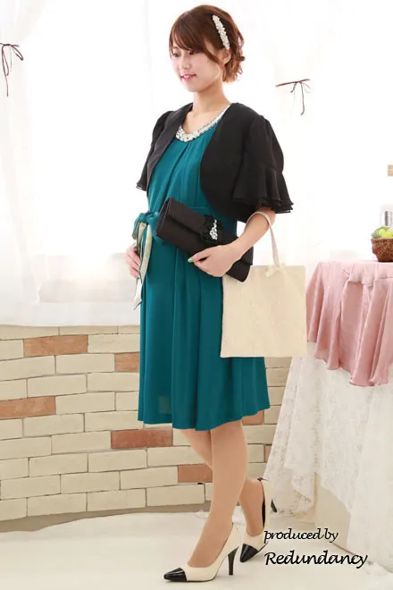 ブルーグリーンのパールビジュー付きウエストリボンドレス