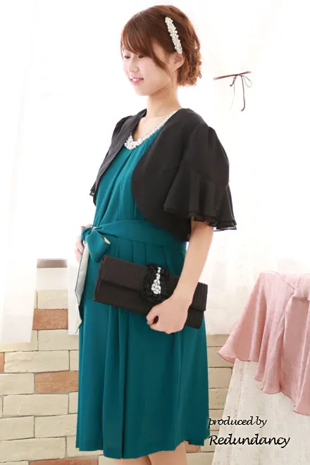 ブルーグリーンのパールビジュー付きウエストリボンドレス