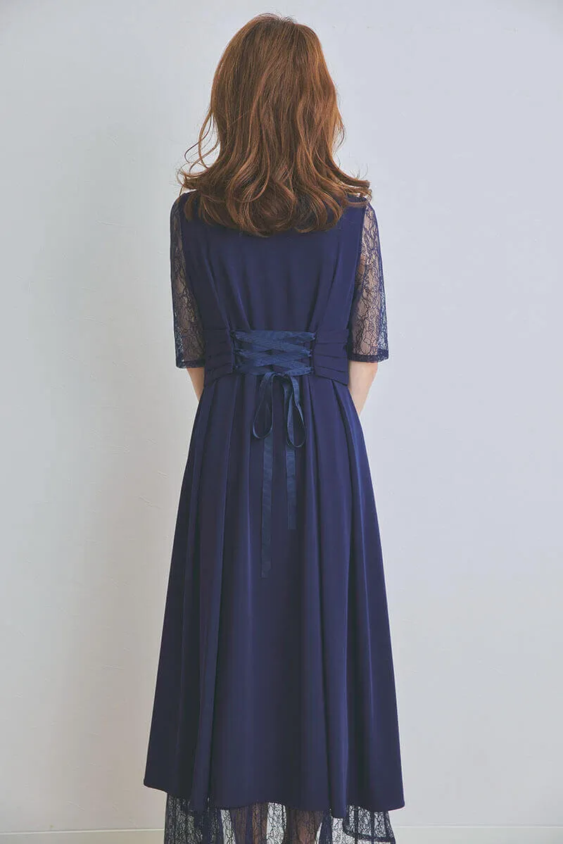 ネイビーのウエストモチーフベルトドレス