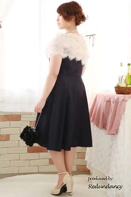 ネイビーの織柄花模様ラメドレス