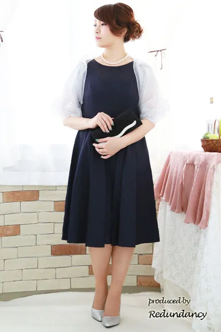 ネイビーの織柄花模様ラメドレス