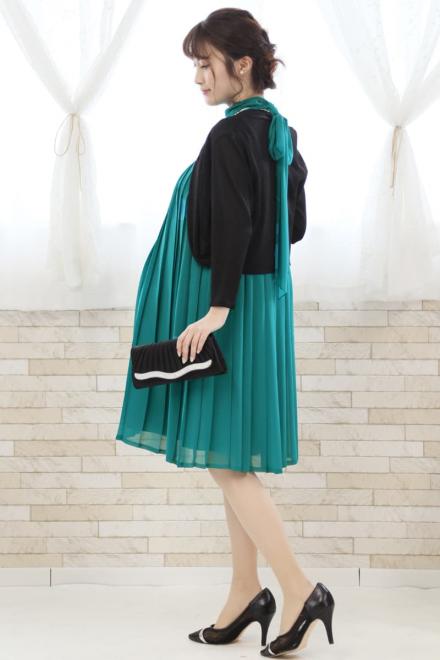 グリーンのAラインプリーツドレス