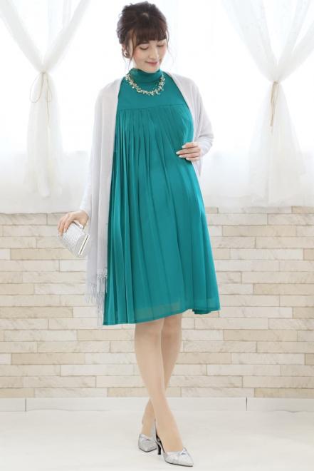 グリーンのAラインプリーツドレス