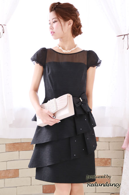 ブラックのラメ生地段フリルタイトミニ丈ドレス