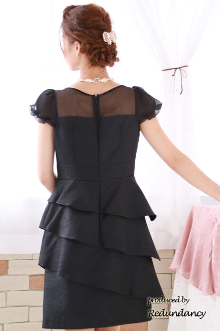 ブラックのラメ生地段フリルタイトミニ丈ドレス