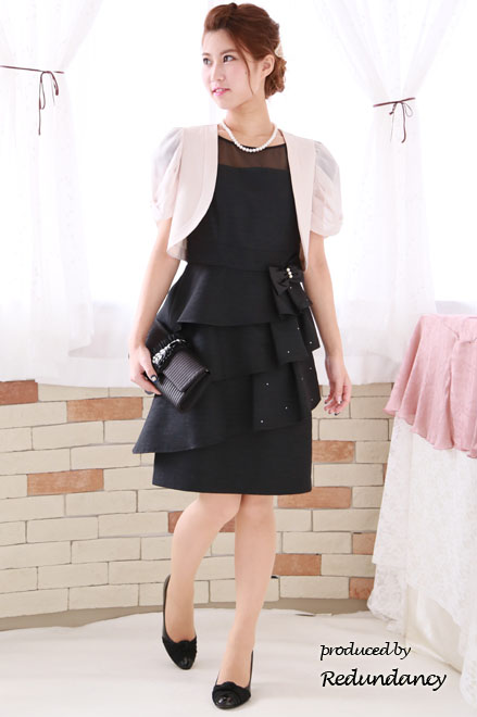 ブラックのラメ生地段フリルタイトミニ丈ドレス