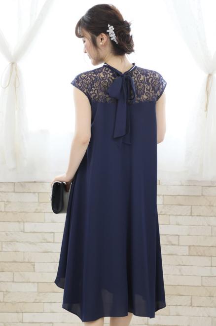ネイビーのデコルテレースAラインドレス