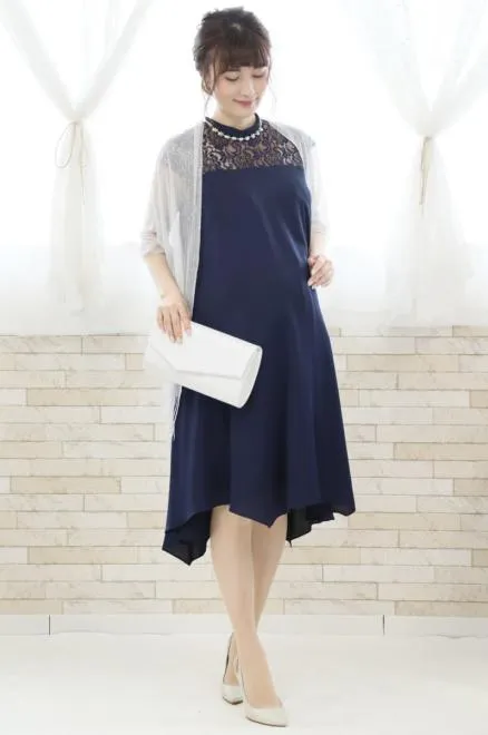 ネイビーのデコルテレースAラインドレス