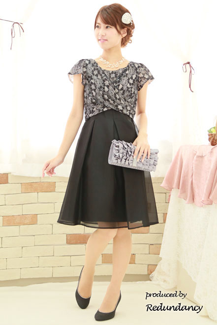 ブラック×ベージュの花柄クロスドレス