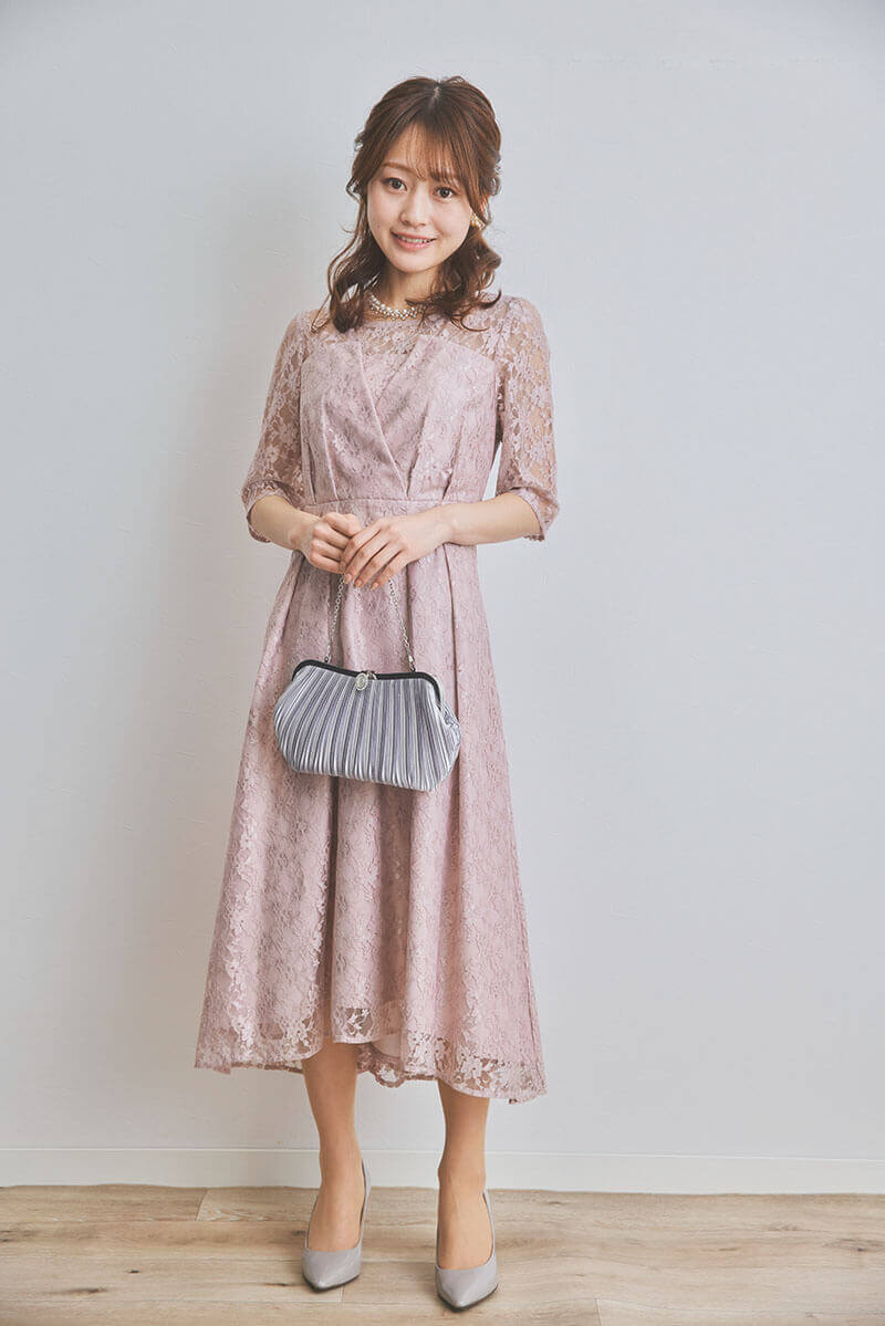 ピンクの総レースフィッシュテールドレス