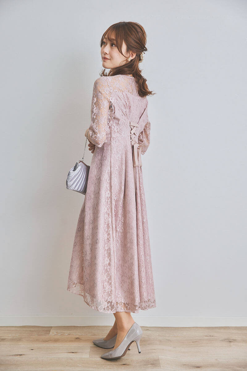 ピンクの総レースフィッシュテールドレス