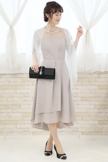 グレーの胸元レース切替えフィッシュテールドレス