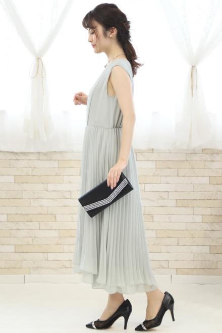 グレーのアシンメトリープリーツドレス