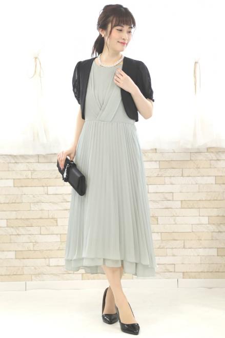 グレーのアシンメトリープリーツドレス