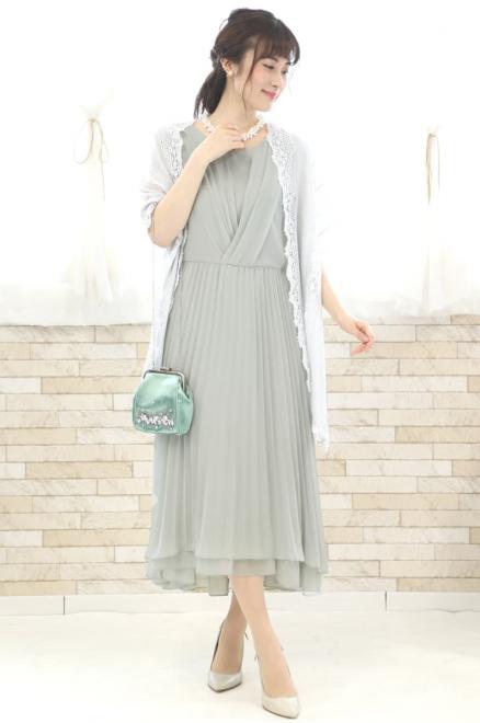 グレーのアシンメトリープリーツドレス