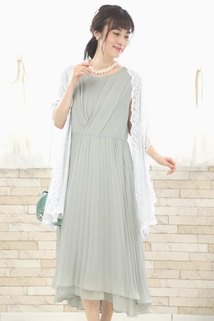 グレーのアシンメトリープリーツドレス
