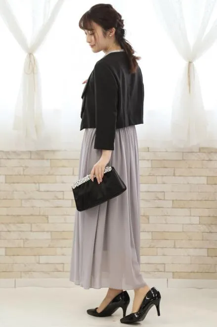 グレーのフレンチスリーブロングドレス