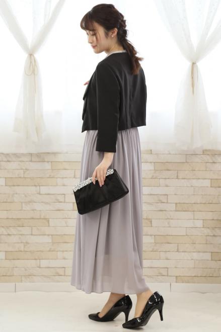 グレーのフレンチスリーブロングドレス