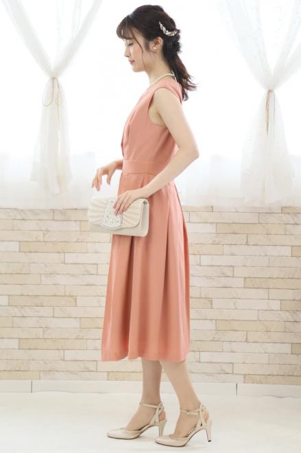 サーモンピンクのタック入り配色切替えドレス