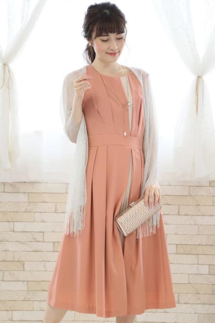サーモンピンクのタック入り配色切替えドレス