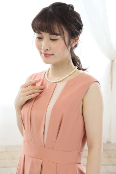 サーモンピンクのタック入り配色切替えドレス