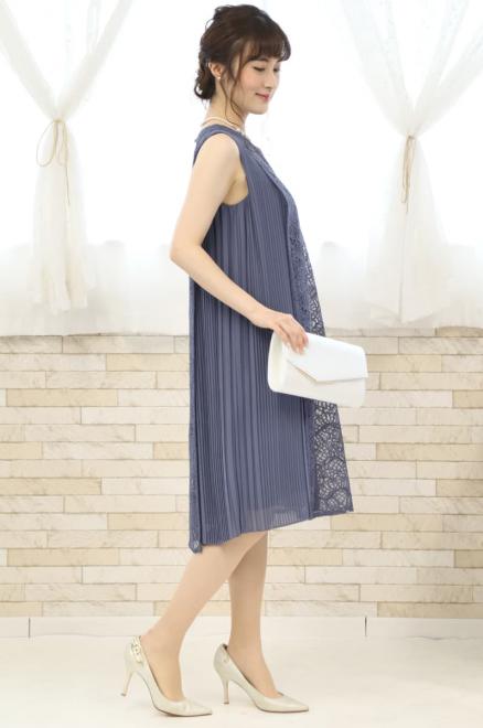 ブルーの総レースプリーツドレス