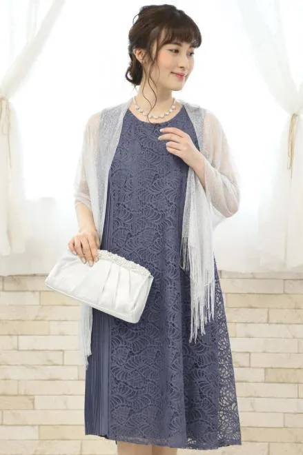 ブルーの総レースプリーツドレス