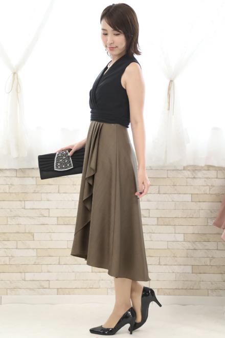 ブラック×ブラウンのバイカラーカシュクールドレス