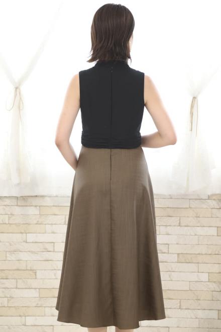 ブラック×ブラウンのバイカラーカシュクールドレス