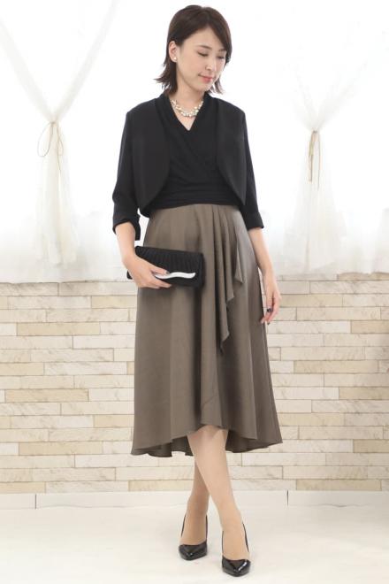 ブラック×ブラウンのバイカラーカシュクールドレス