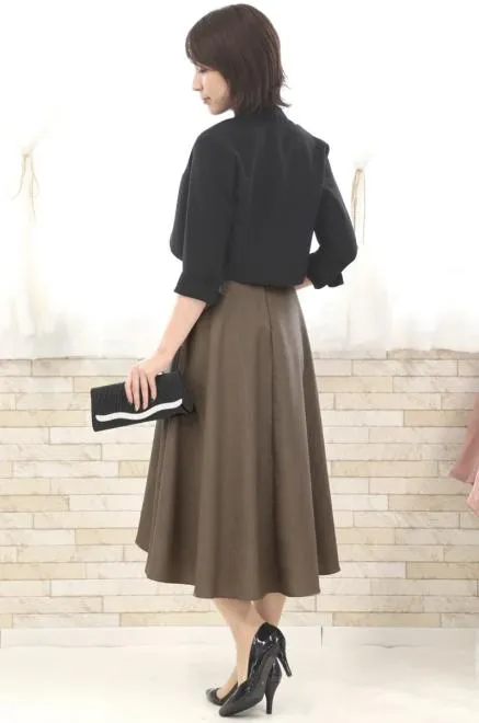 ブラック×ブラウンのバイカラーカシュクールドレス