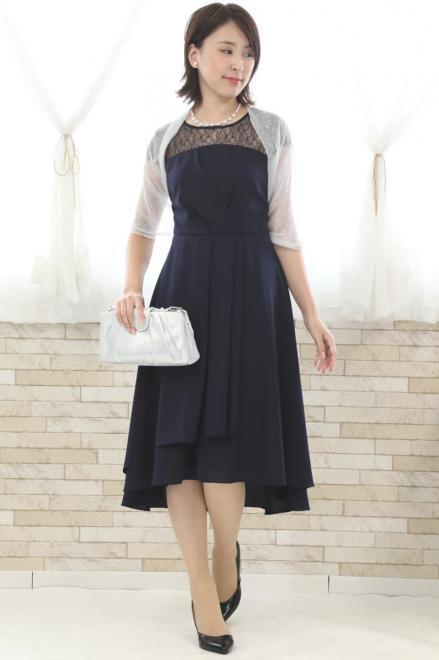 ネイビーの胸元レース切替えフィッシュテールドレス