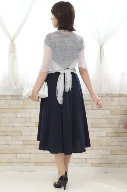 ネイビーの胸元レース切替えフィッシュテールドレス