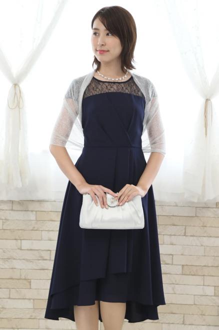 ネイビーの胸元レース切替えフィッシュテールドレス