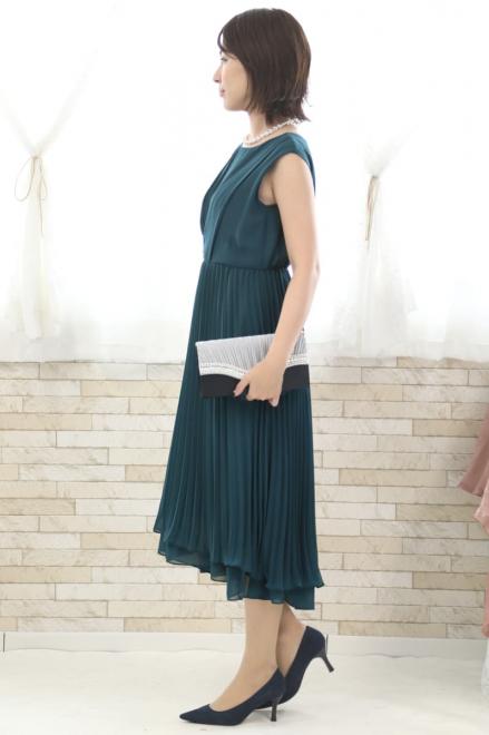 ブルーグリーンのアシンメトリープリーツドレス