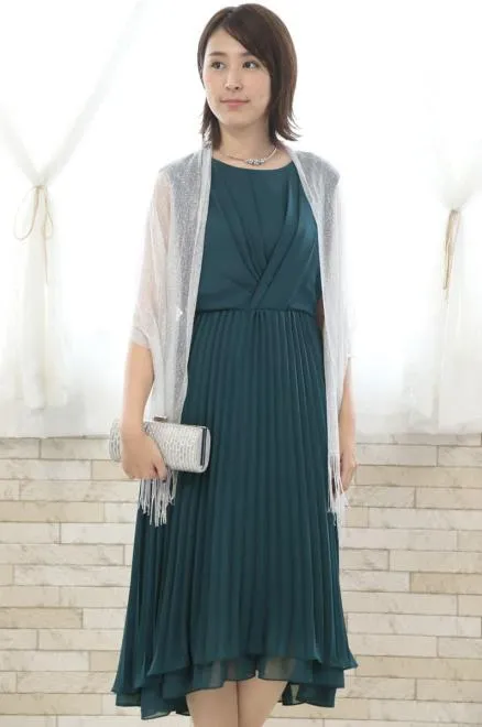 ブルーグリーンのアシンメトリープリーツドレス