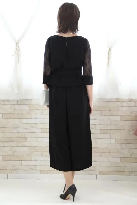 ブラックのレース袖付きワイドパンツドレス