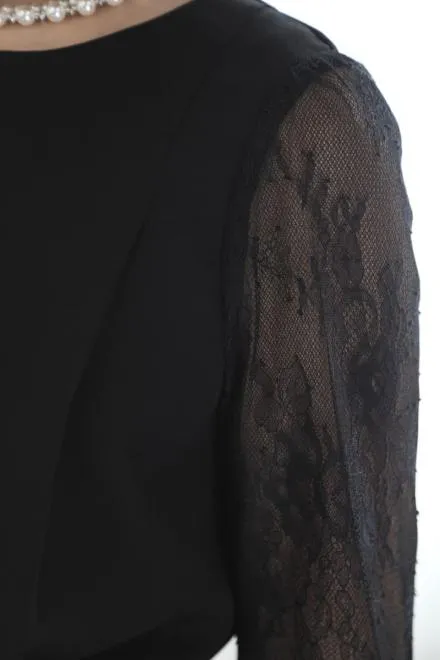 ブラックのレース袖付きワイドパンツドレス