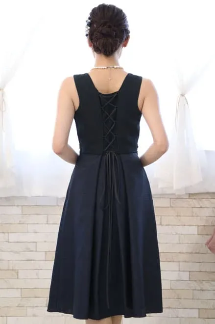 ネイビーのウエスト刺繍入りシャンタンドレスコーディネートセット